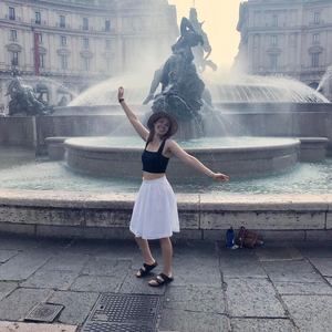 Meet your Posher, Thea